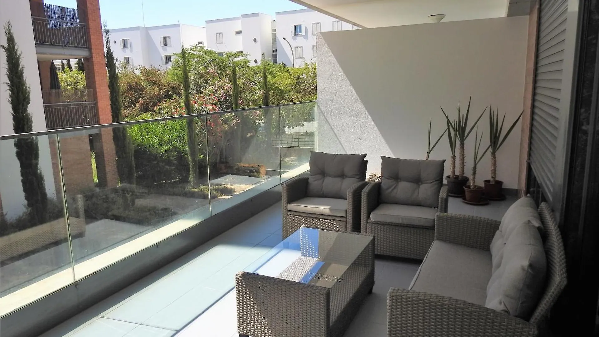 Lagos Factory Yellow By Marina De Lagos Apartment