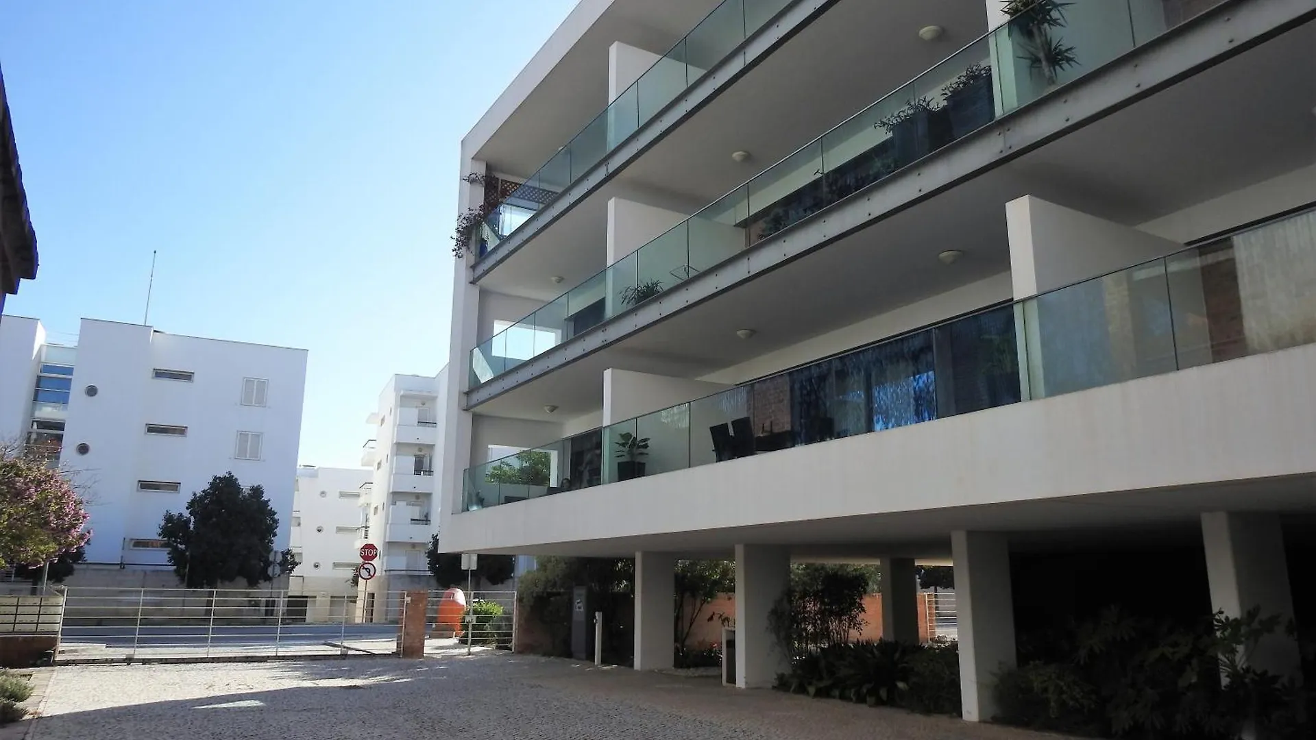 Lagos Factory Yellow By Marina De Lagos Apartment