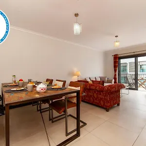 Apartment B04 - Luxury 2 Bed W Terrace Pool, Lagos